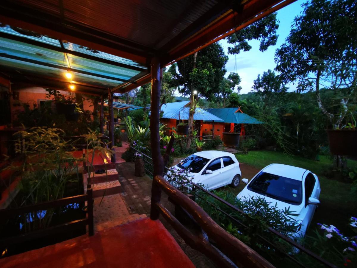 บ้านดินโฮมสเตย์ ปางอุ๋ง Ban Huai Makhuea Som Exteriér fotografie